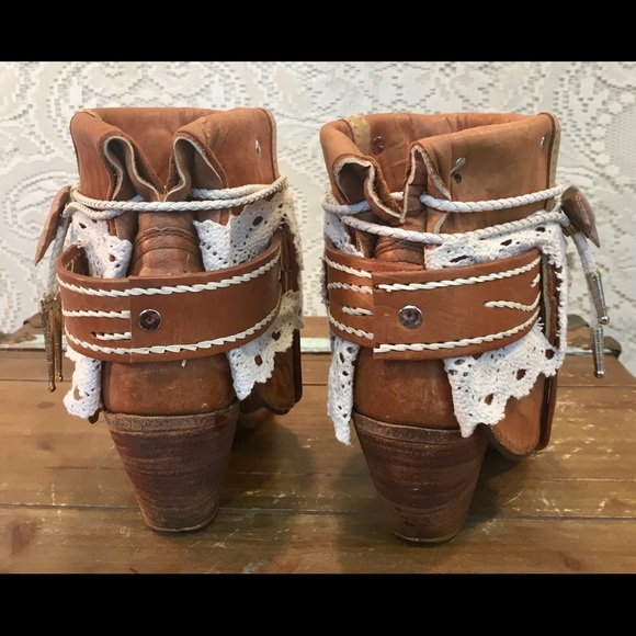 Vintage Frye Handcrafted Boho Booties size 10 M - Picture 6 of 13
